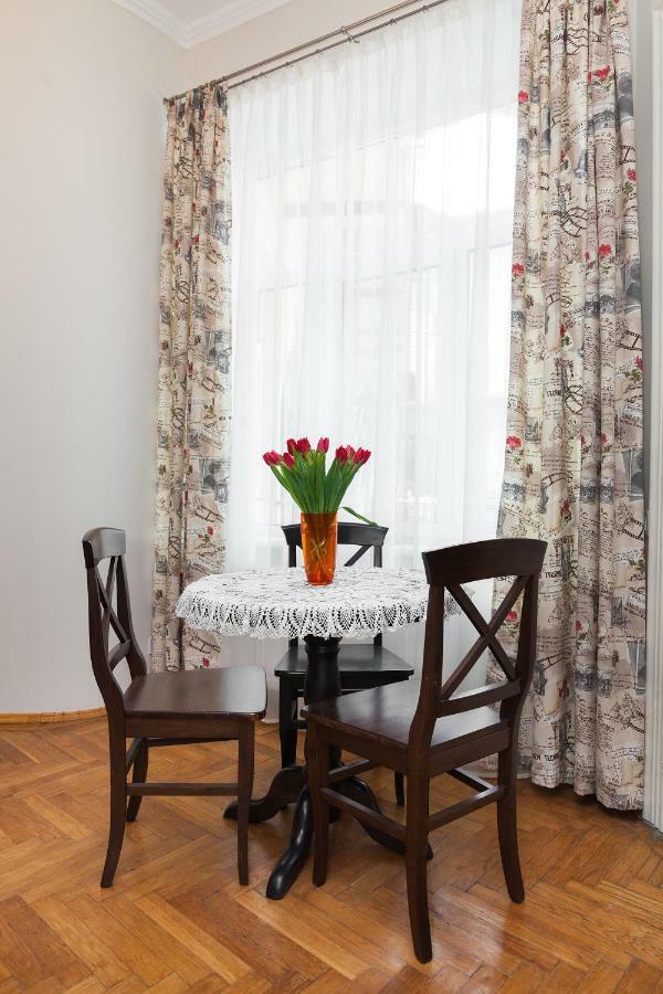Apartments White House 리비프 외부 사진
